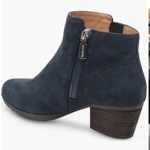 Blondo Valli Waterproof Bootie  size 6.5